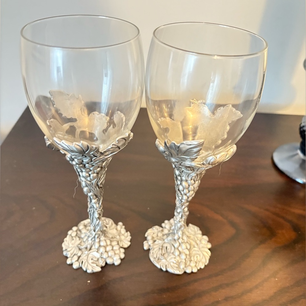 Set of 2 SEAGULL 1994 Wine 8" Glasses PEWTER Signed Etain Zinn Grapes Pattern